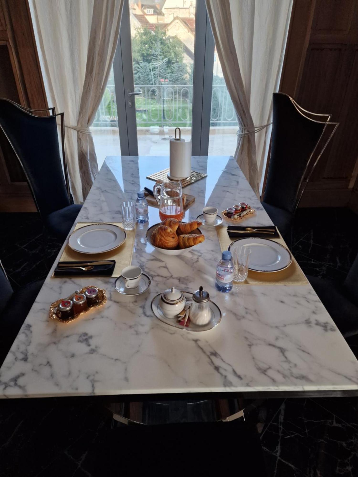 Bed and Breakfast Les Etoiles Tonnerre Exterior foto